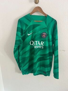 Nike 2023-24 Paris Saint-Germain stadium long-sleeve goalkeeper jersey Sz Large
